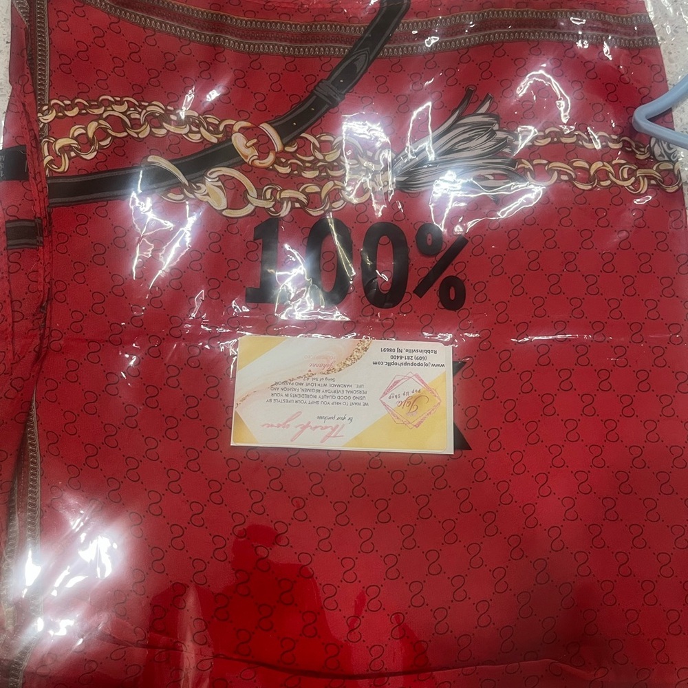 Fashion Stylish Gucci Red Women's scarf  100% silk square 27x27